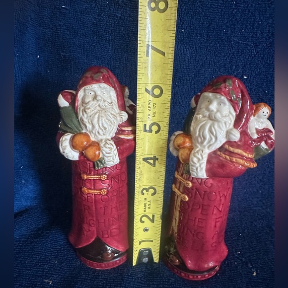 VINTAGE CHRISTMAS SANTA CLAUS SALT AND PEPPER SHAKERS HOLIDAY TABLE ACCENTS - Picture 1 of 10